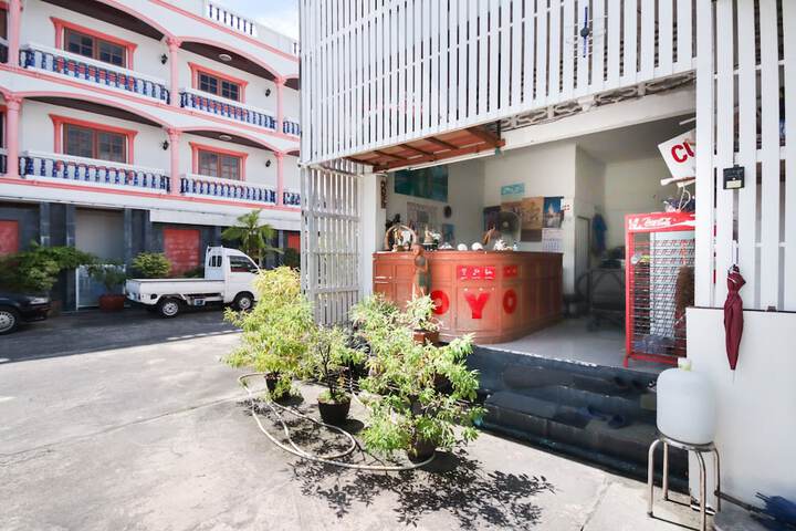 Hotel Exterior 19 of 24