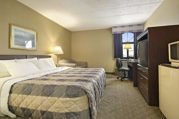 1 King Bed (1 of 5)