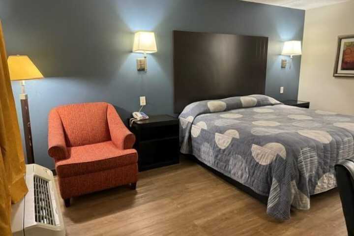 Single Room Park View (2 of 4)