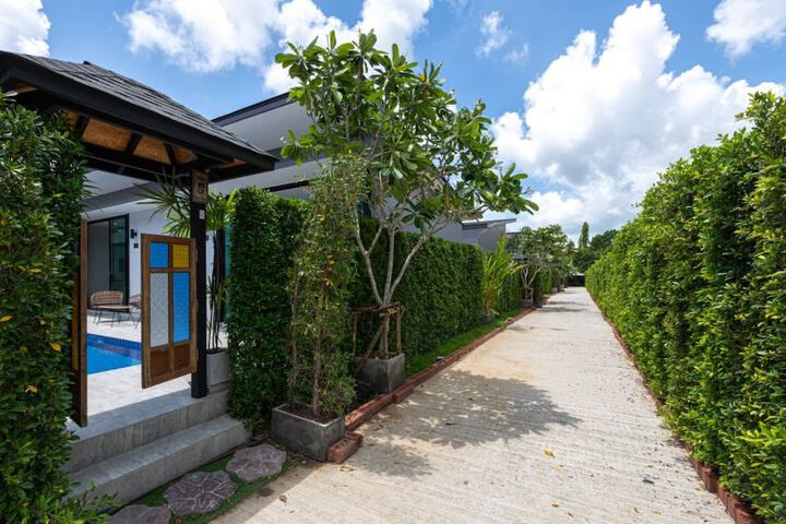 Hotel Exterior 88 of 92