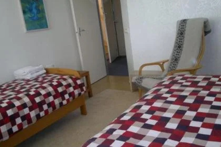 Room 4 of 10