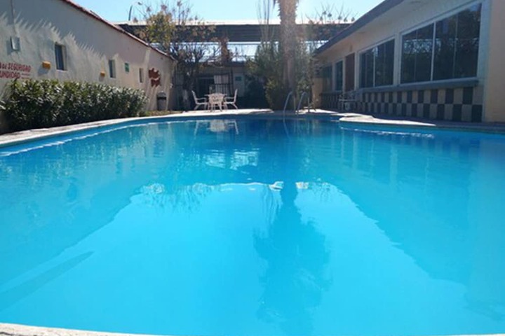 Hotel Pool