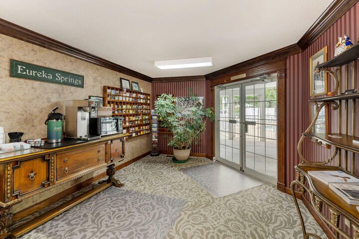 Guest Lobby