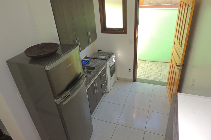Room 4 of 10