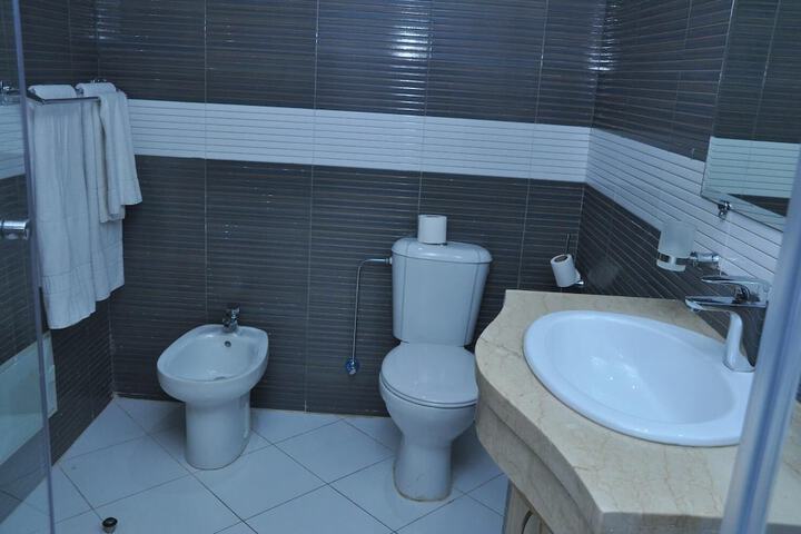 Room 16 of 43