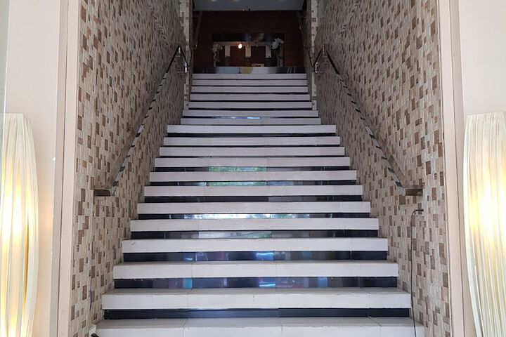 Hotel 2 of 33