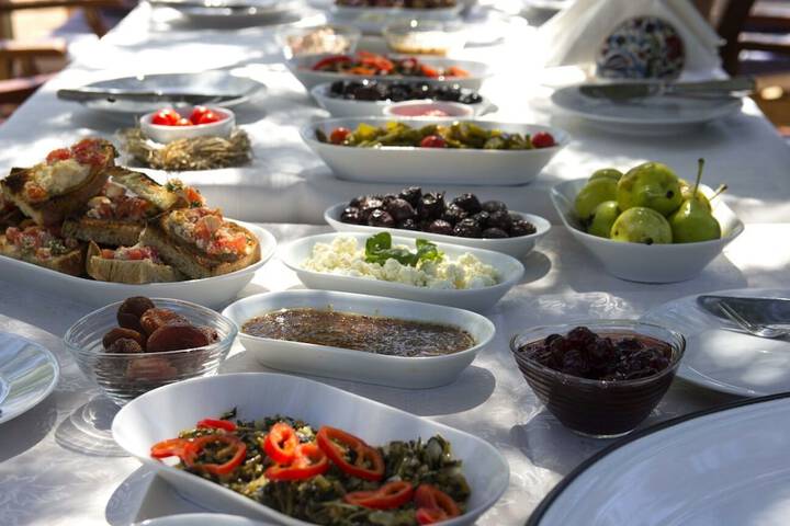 Breakfast/Coffee Service 20 of 72