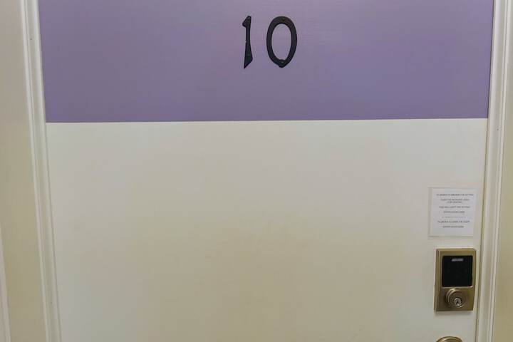 Room 20 of 183