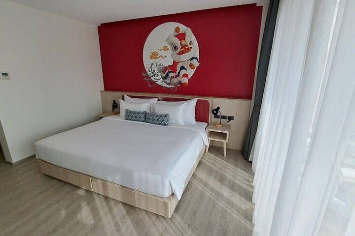 Room 12 of 190