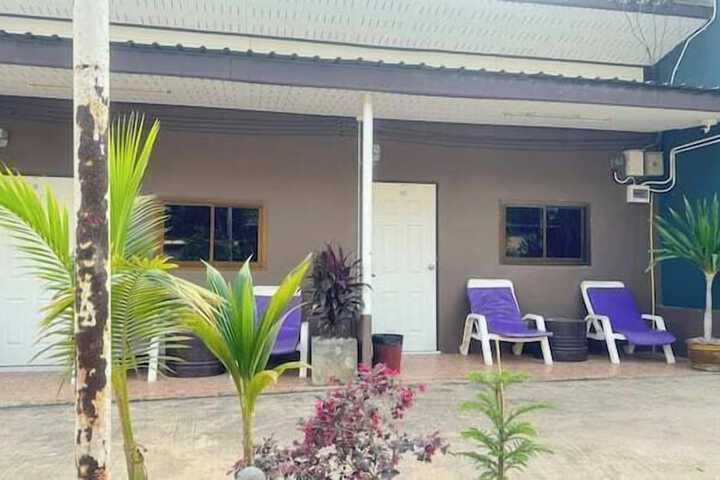 Room 8 of 12