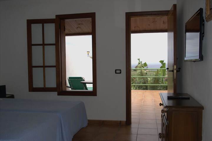 Room 3 of 49