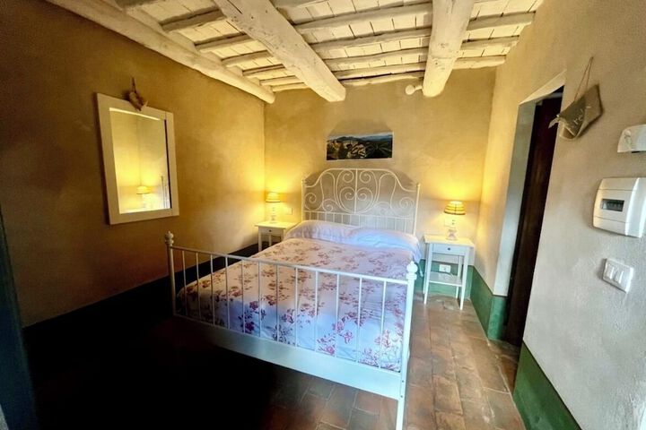 Room 2 of 41
