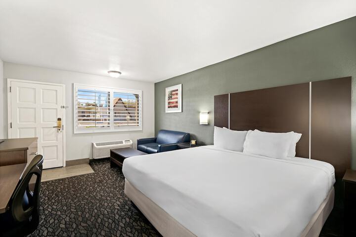 Room 10 of 36