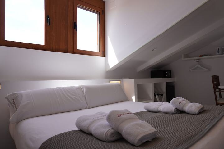 Room 6 of 42