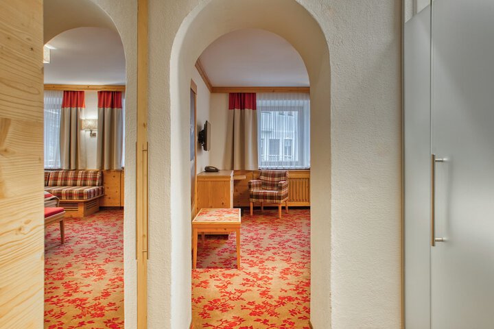 Room 30 of 171