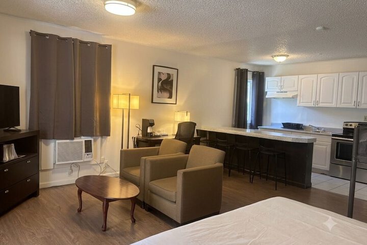 Room 35 of 60