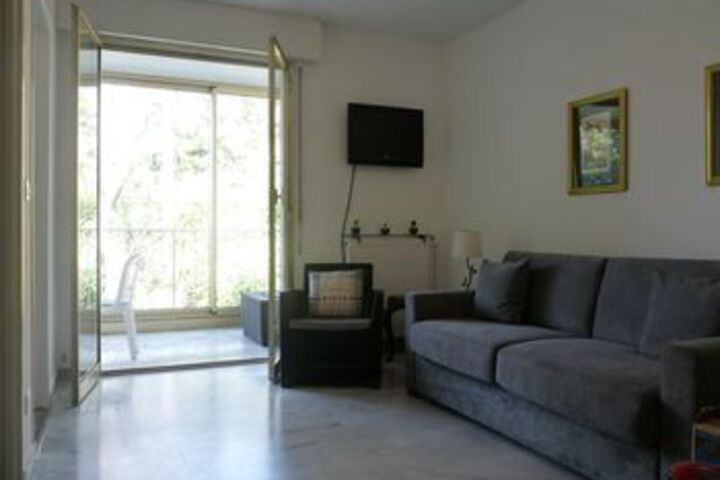 Room 6 of 6