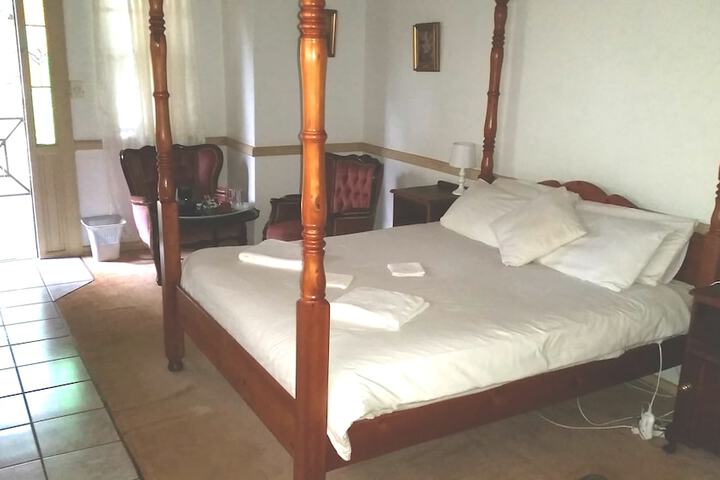 Room 18 of 23