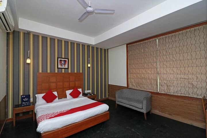 Room 5 of 10