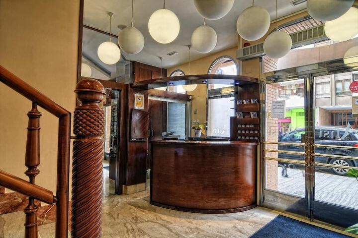 Entrance & Lobby