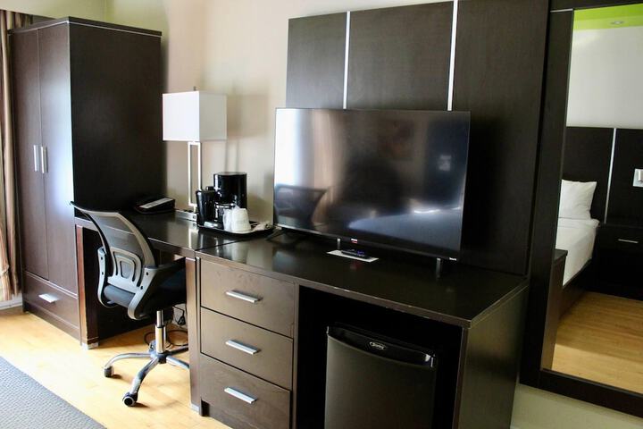 Room 35 of 80