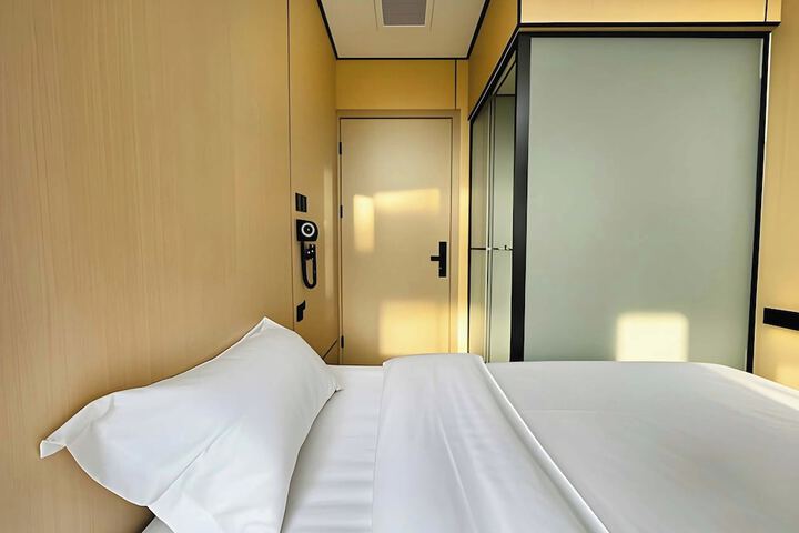 Room 9 of 67