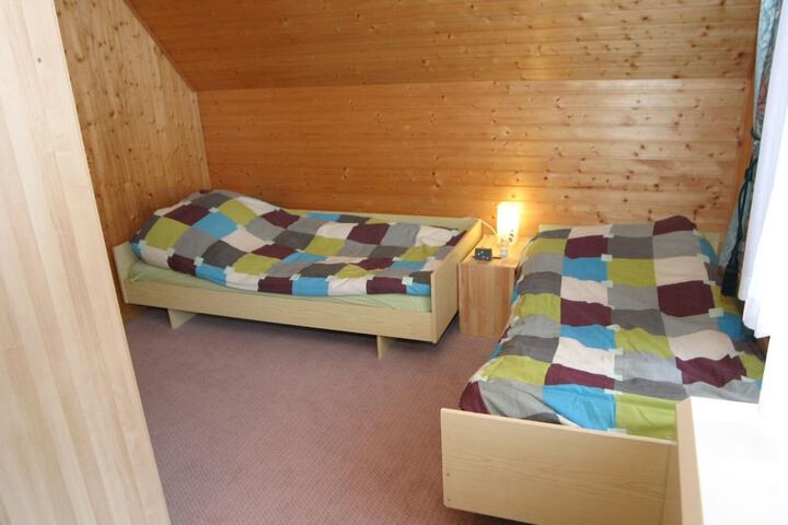 Room 8 of 33