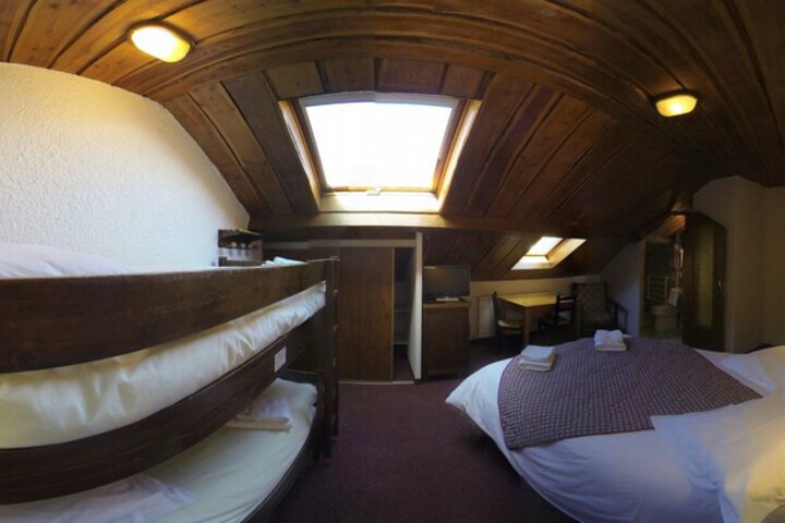 Room 30 of 60