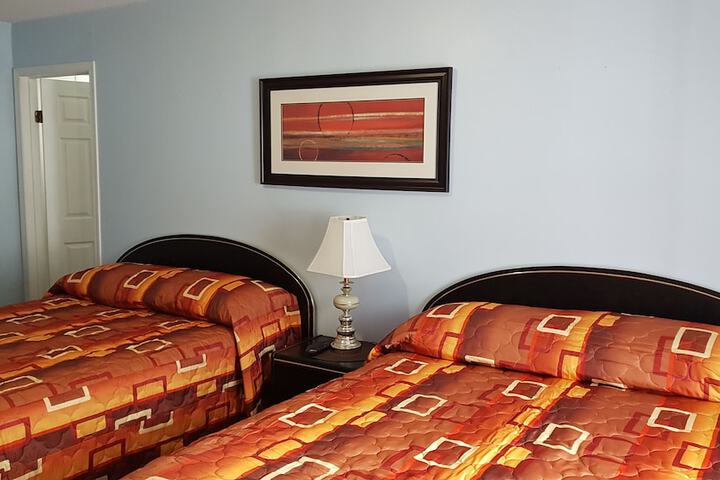 Room 9 of 33