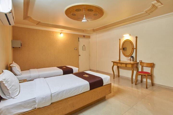 Room 5 of 26