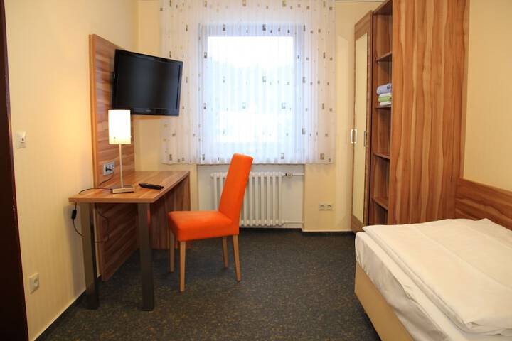 Room 15 of 38