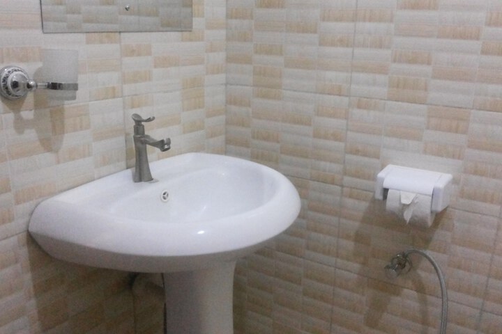 Room 26 of 60