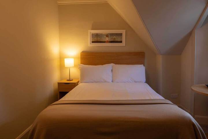 Room 10 of 79