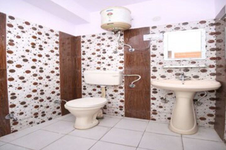 Room 2 of 23