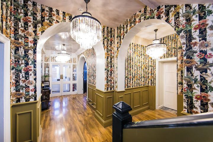Ballroom/Hall 214 of 240