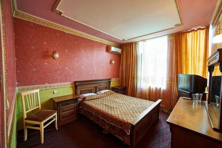 Room 9 of 45