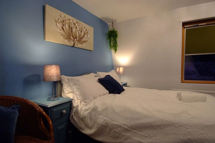 Room 4 of 15