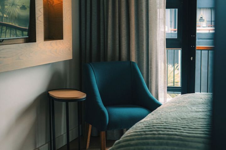 Room 13 of 90