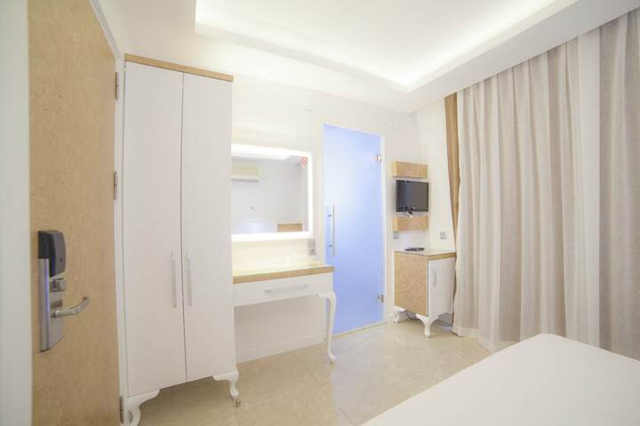 Room 57 of 108
