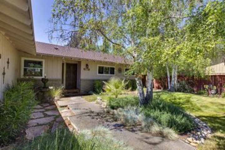 Serendipity 3 Br Home by RedAwning