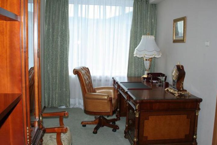 Room 10 of 10