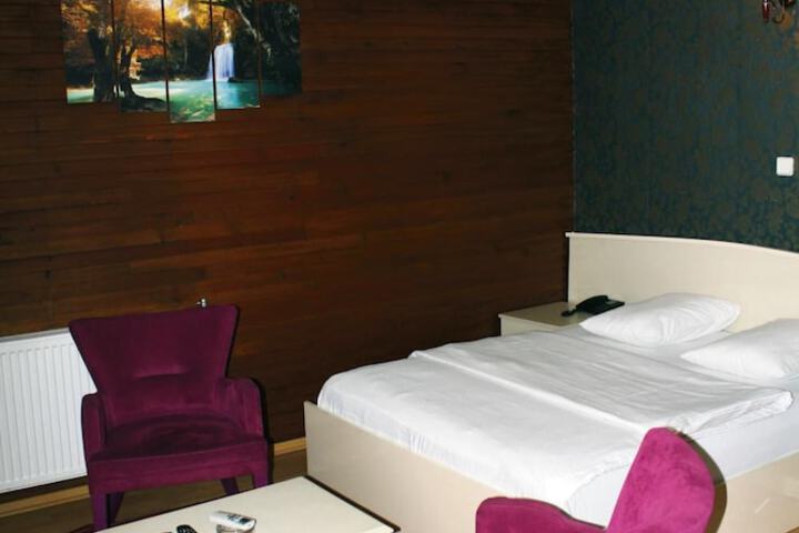 Room 15 of 32