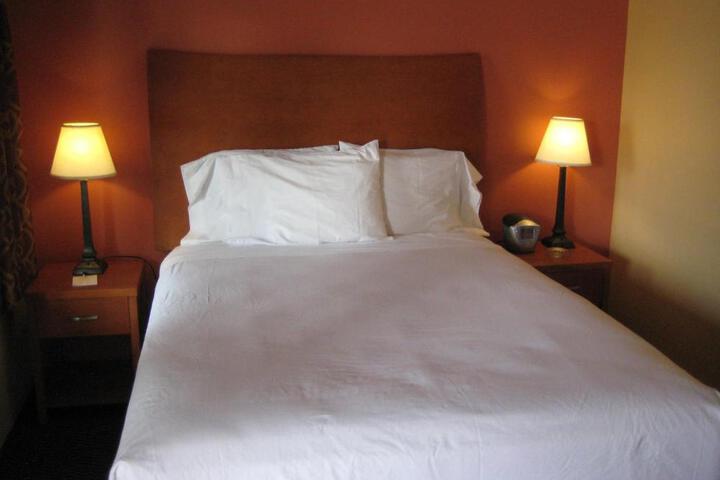 Double Bed (5 of 10)