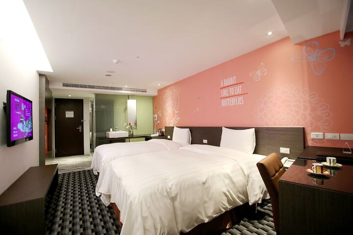 Room 34 of 60