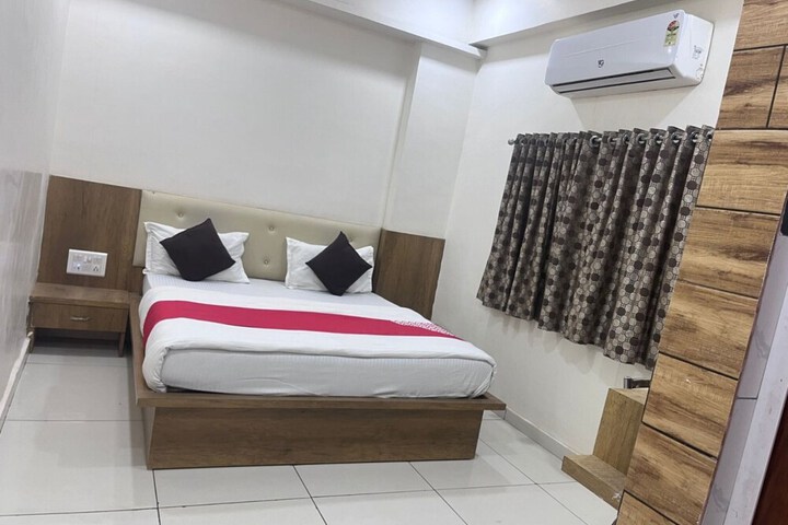 Room 5 of 15
