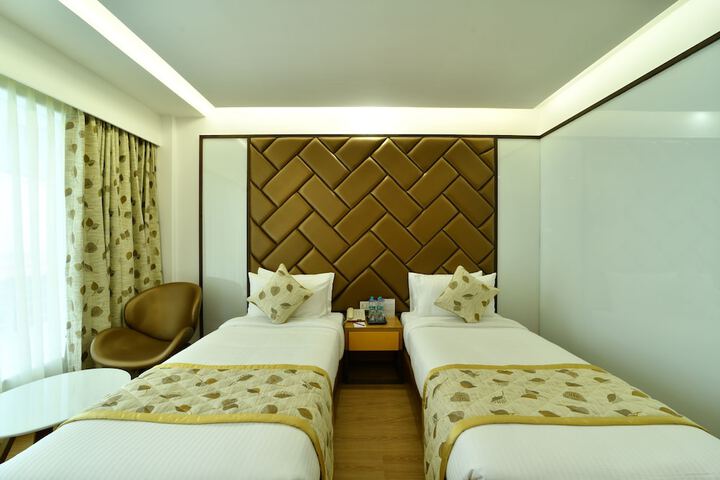 Room 9 of 37
