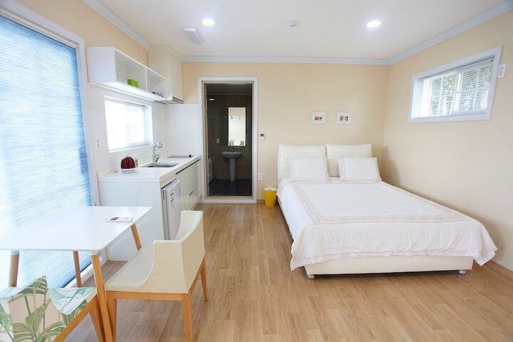 Room 19 of 73
