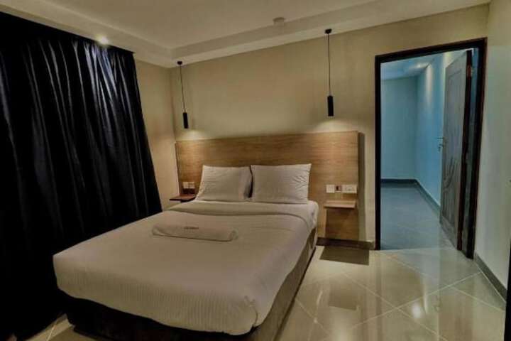 Room 8 of 22
