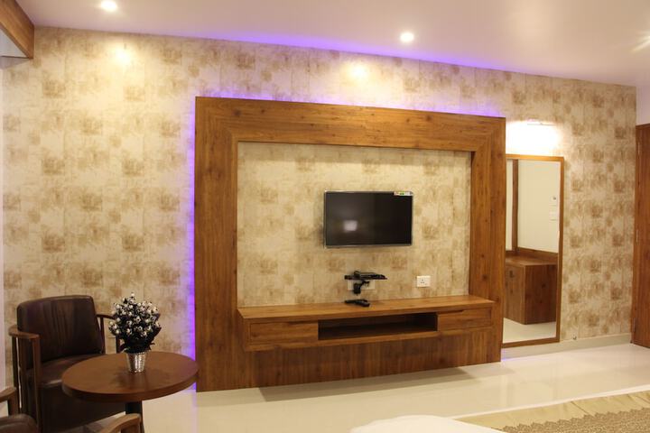 Room 7 of 27