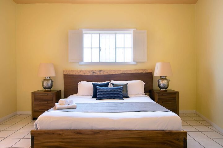 Room 2 of 25
